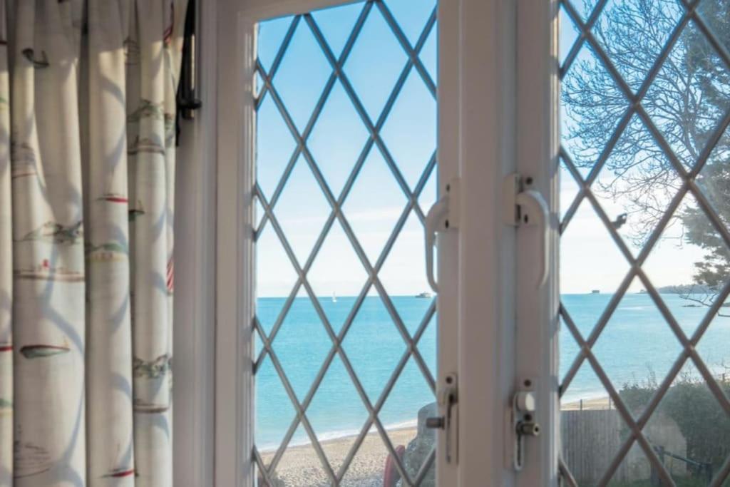 The Old Boat House, Seaview - Seafront Three Bedroom Cottage With Separate Two Bedroom Annexe المظهر الخارجي الصورة